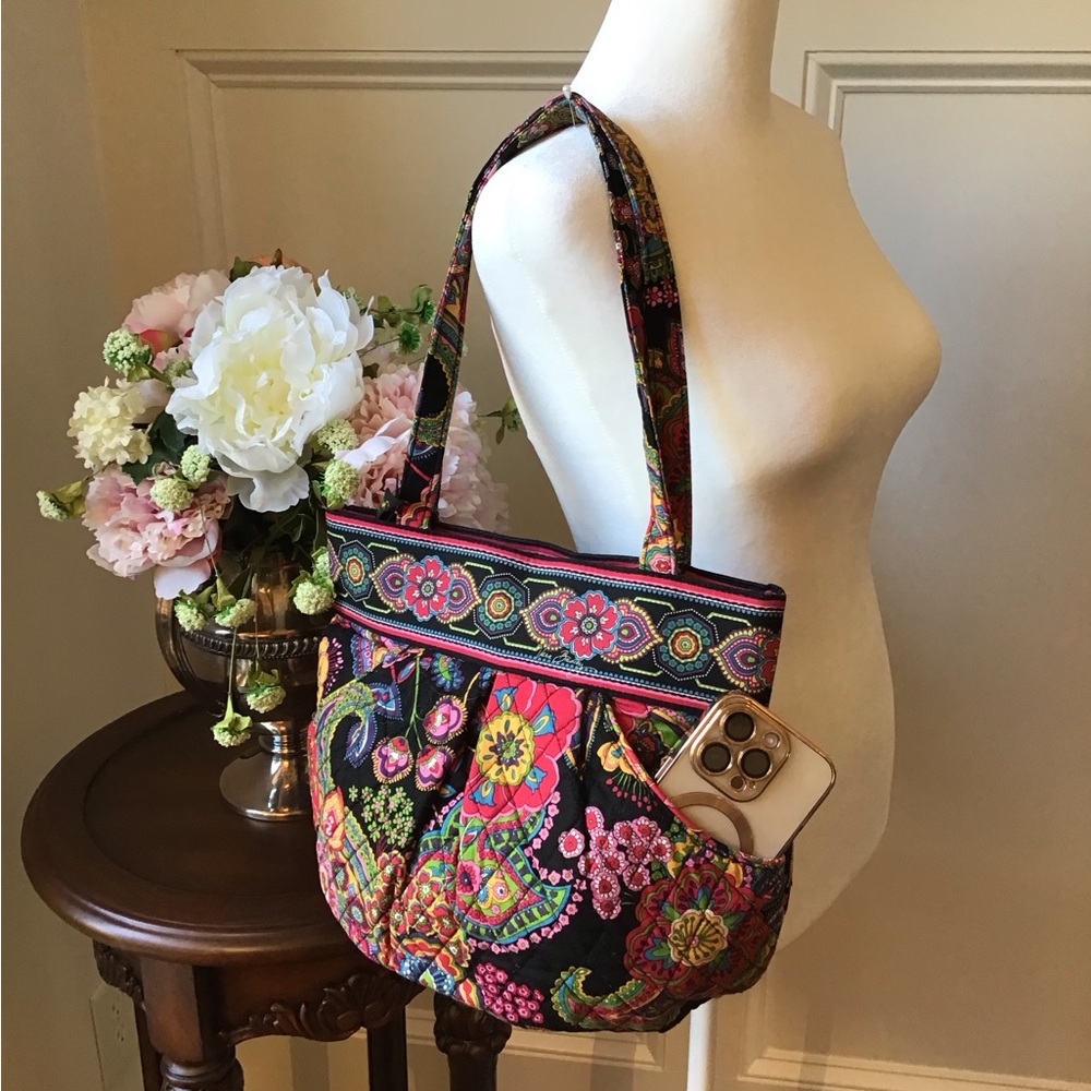 VERA BRADLEY quilted shoulder bag. Jewel tone colors.  EXCELLENT new condition.